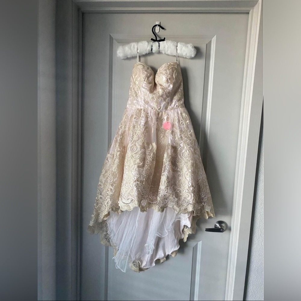 Hi- Low Closet London Formal dress Homecoming dress